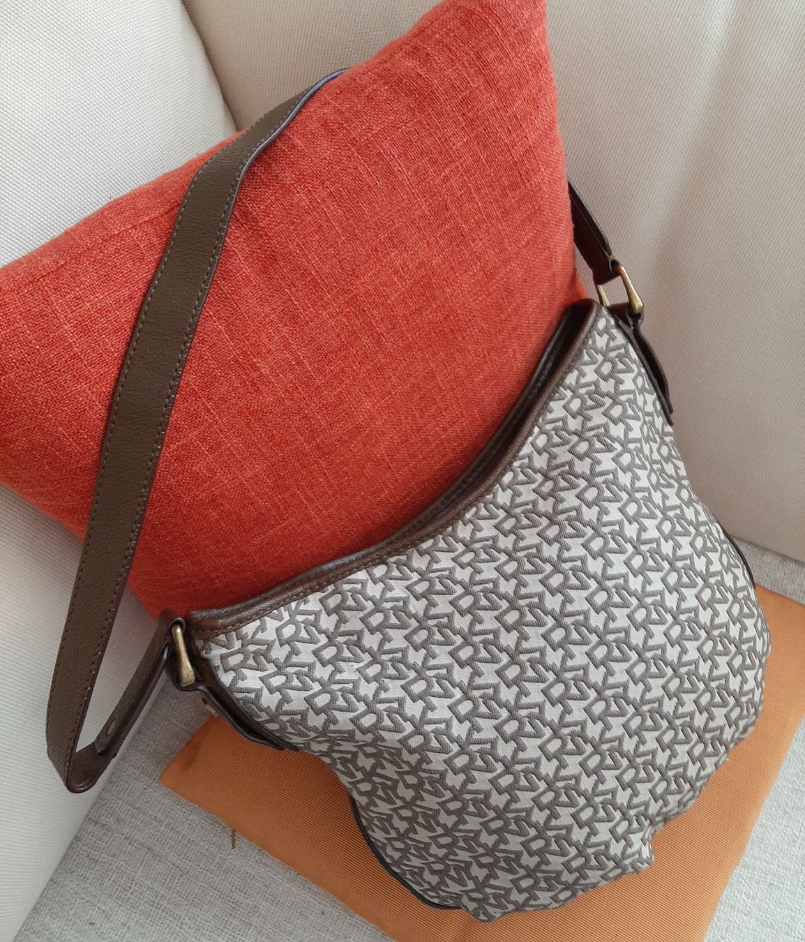 DKNY Borse da donna: Tolle DKNY Damentache ! – Usato da Allschwil venduto da Weyli18 1