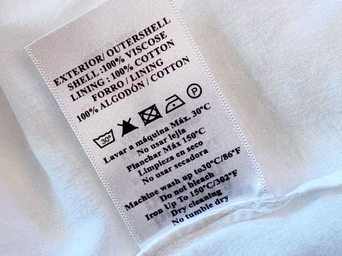 Vestiti & Gonne: Bonnet à Pompon, Kleid, 110/116, Viskose – Usato da Zürich venduto da Pokimoki_1 4