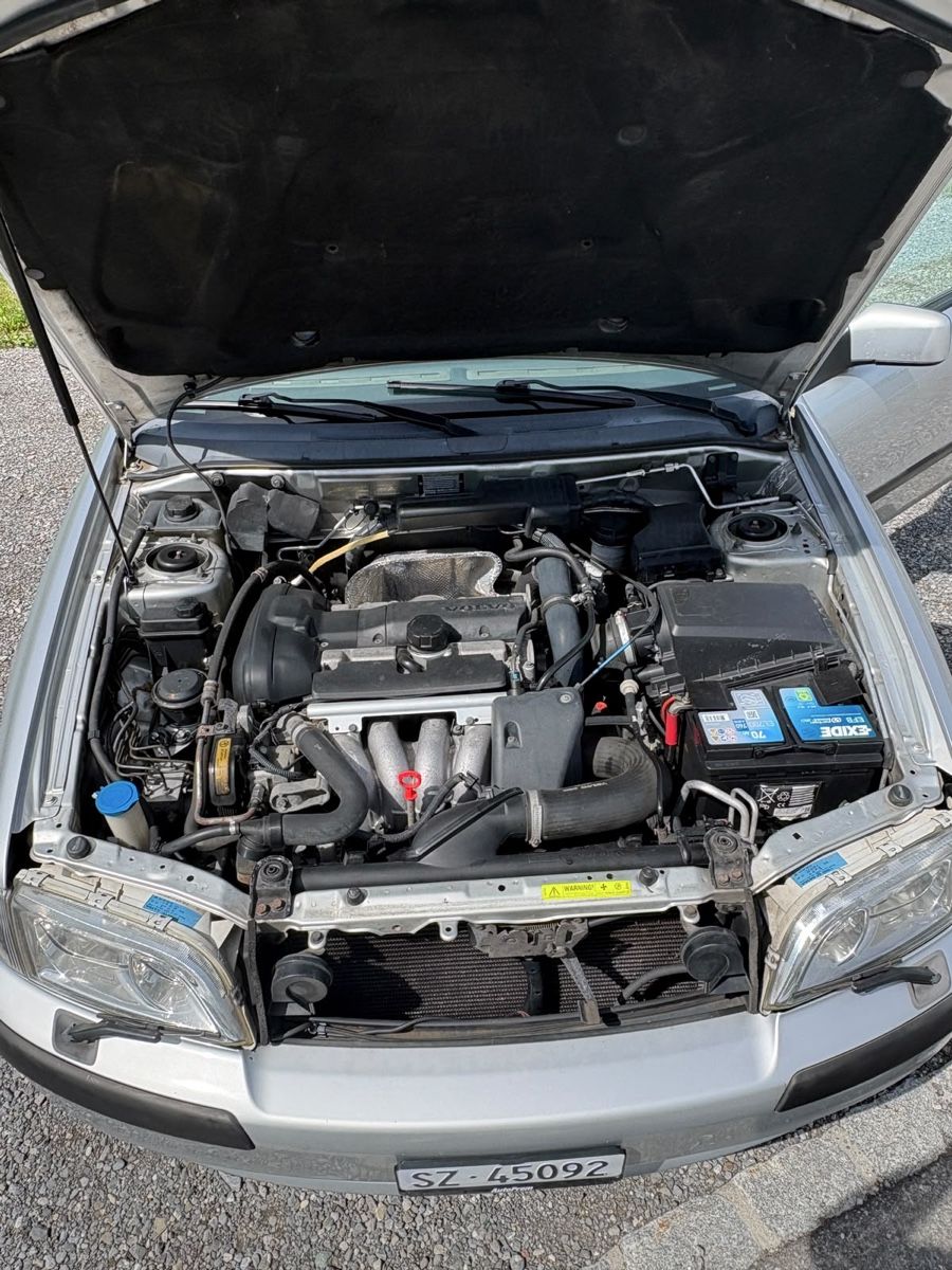 Volvo Automobili: Volvo V40 2.0 T – Usato da Einsiedeln venduto da Febe05 8