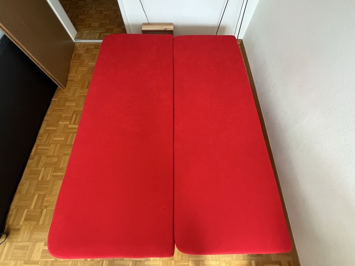 Sofas: Rotes Bettsofa mit Stauraum – Gebraucht aus Rüschlikon von Picpara 3