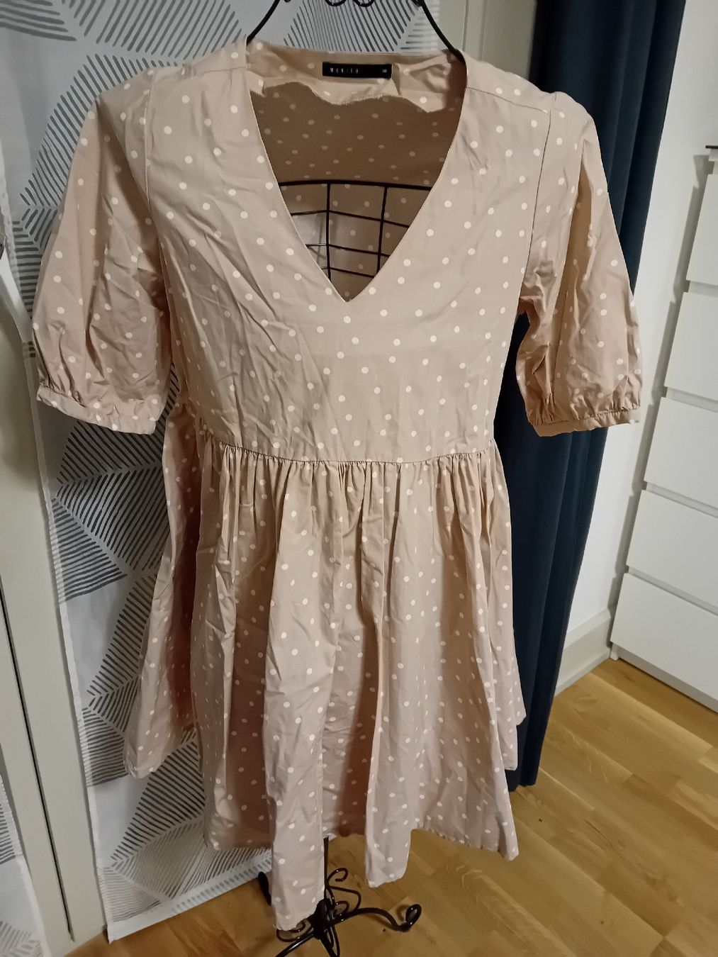 Vestiti: kleid von Mohito gr 36 – Nuovo (secondo la descrizione) da zürich venduto da janjaz