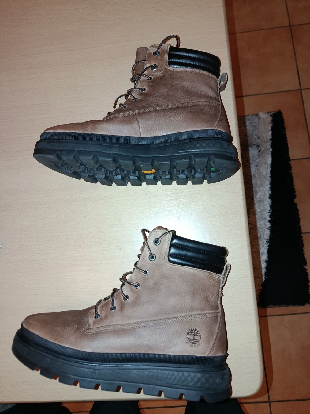 Timberland Scarpe da donna: botte timberland – Usato da Fribourg venduto da cbu_q7ck