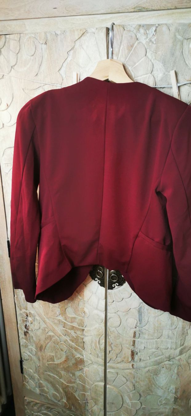 Jacken: Bordeaux-roter Blazer, Herbst, Weinrot - S – Gebraucht aus Wettingen von JasminL92-3 1