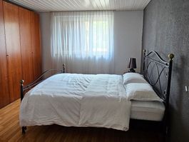 Schrank - aus edlem Kirschbaum Holzfurnier 5-türig - wie neu