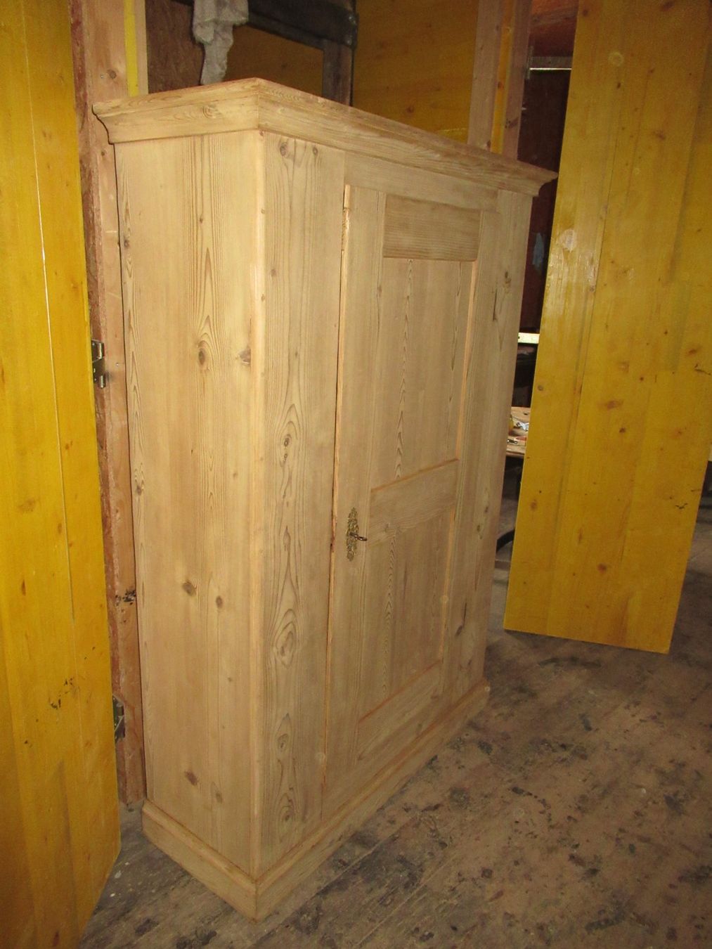 Armadi: Schrank (Tanne/179) – Usato da Berg SG venduto da Pizza58 2