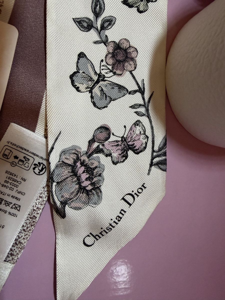 Dior Foulard & Sciarpe: Dior Seiden Mitzah-Schal – Nuovo (secondo la descrizione) da Bern venduto da Blueangel6 4