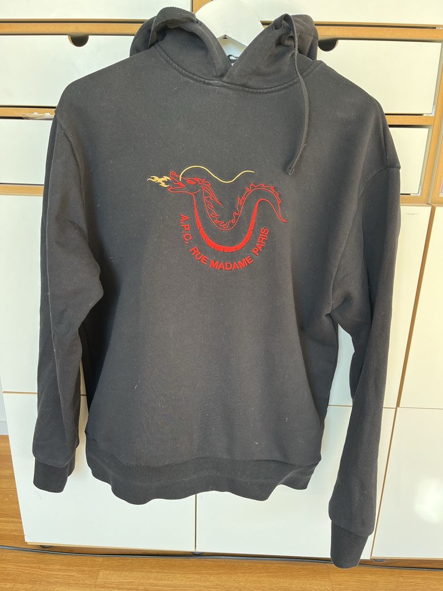 Apc Maglioni & Felpe: A.P.C. Dragon Hoodie schwarz, Gr. M – Usato da Küsnacht ZH venduto da madrilena77