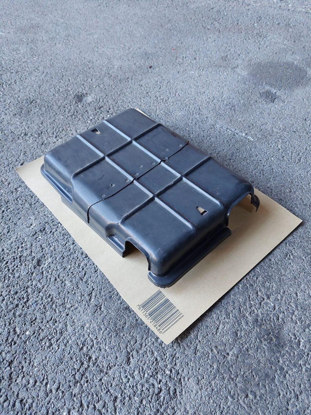 Volkswagen Toutes les pièces auto: VW Batterieabdeckung – Neuf (Voir description) à wimmis par inserat03