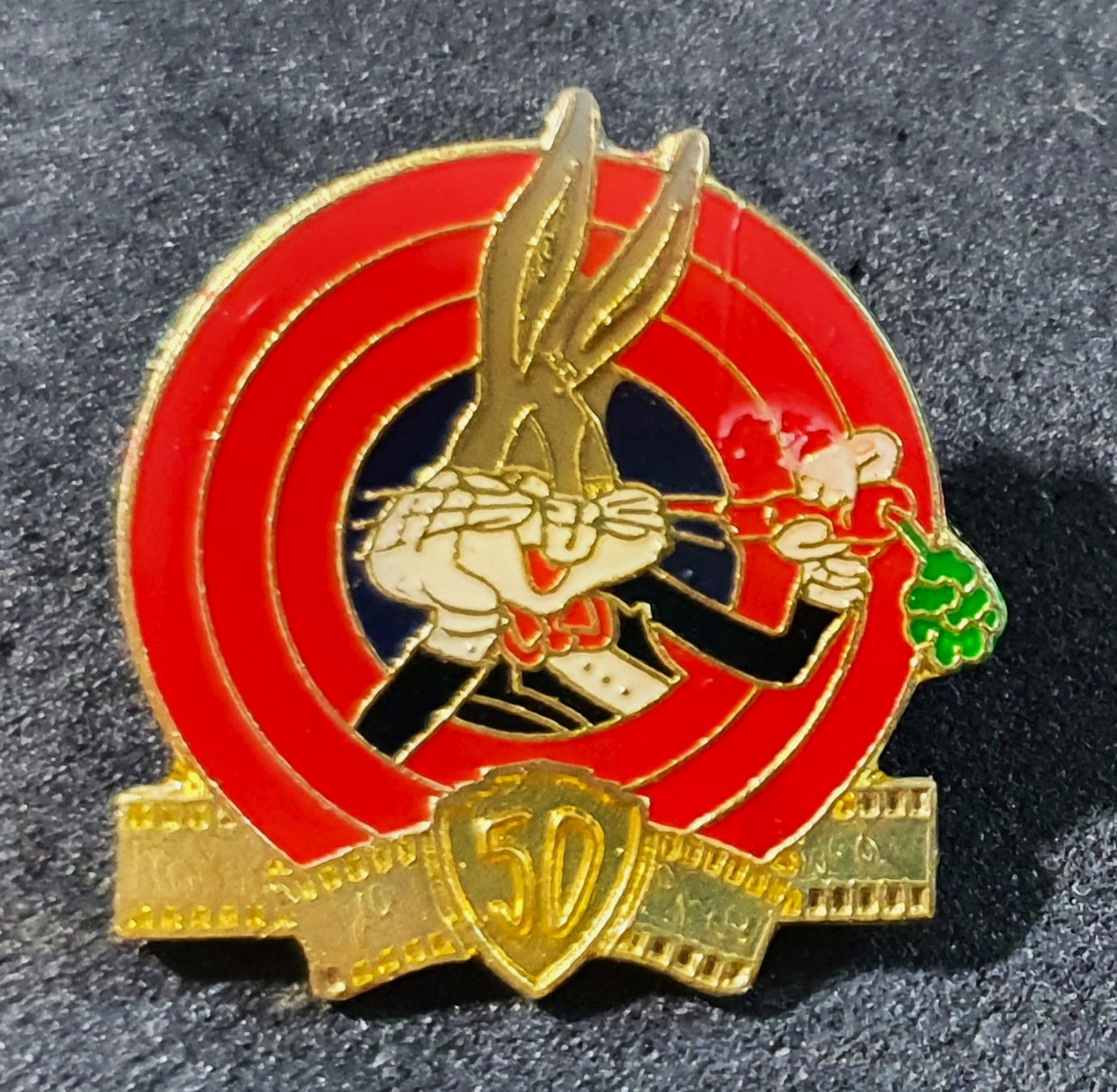 Placchette & Badge: BB775 - Pin Looney Tunes Bugs Bunny – Usato da Reinach BL venduto da Boston-Verkauf