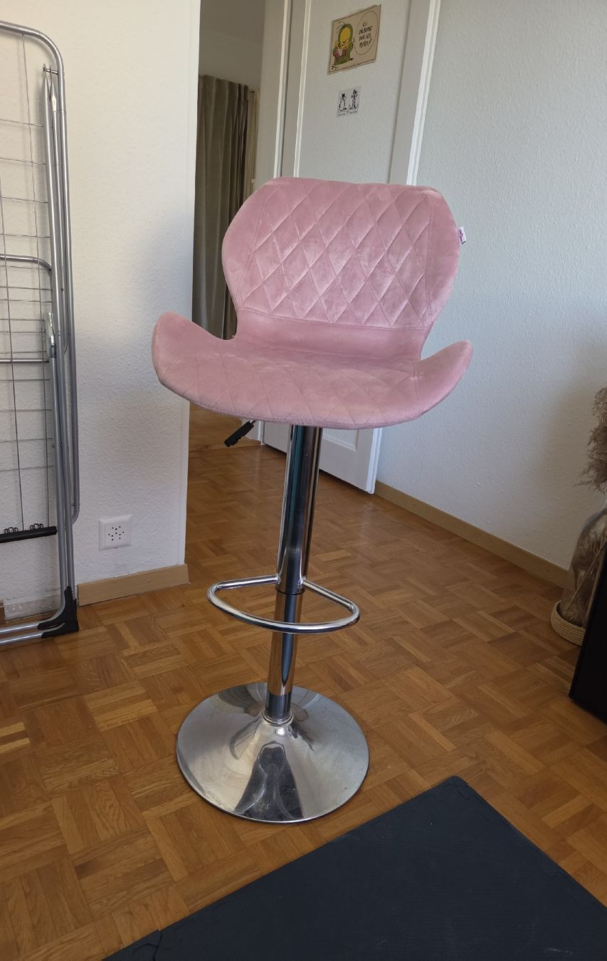 Set di tavolo e panche: table haute avec chaises / Hochtisch – Usato da La Tour-de-Peilz venduto da Fkarimu
