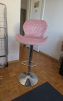 table haute avec chaises / Hochtisch