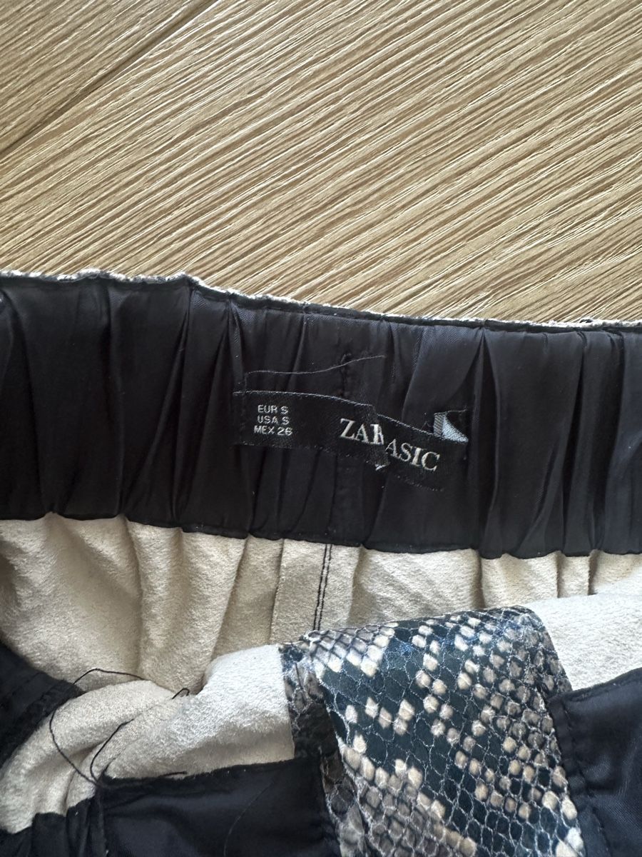 Zara Jupes: Skirt Zara S – D'occasion à Erlenbach ZH par Kevlau 3