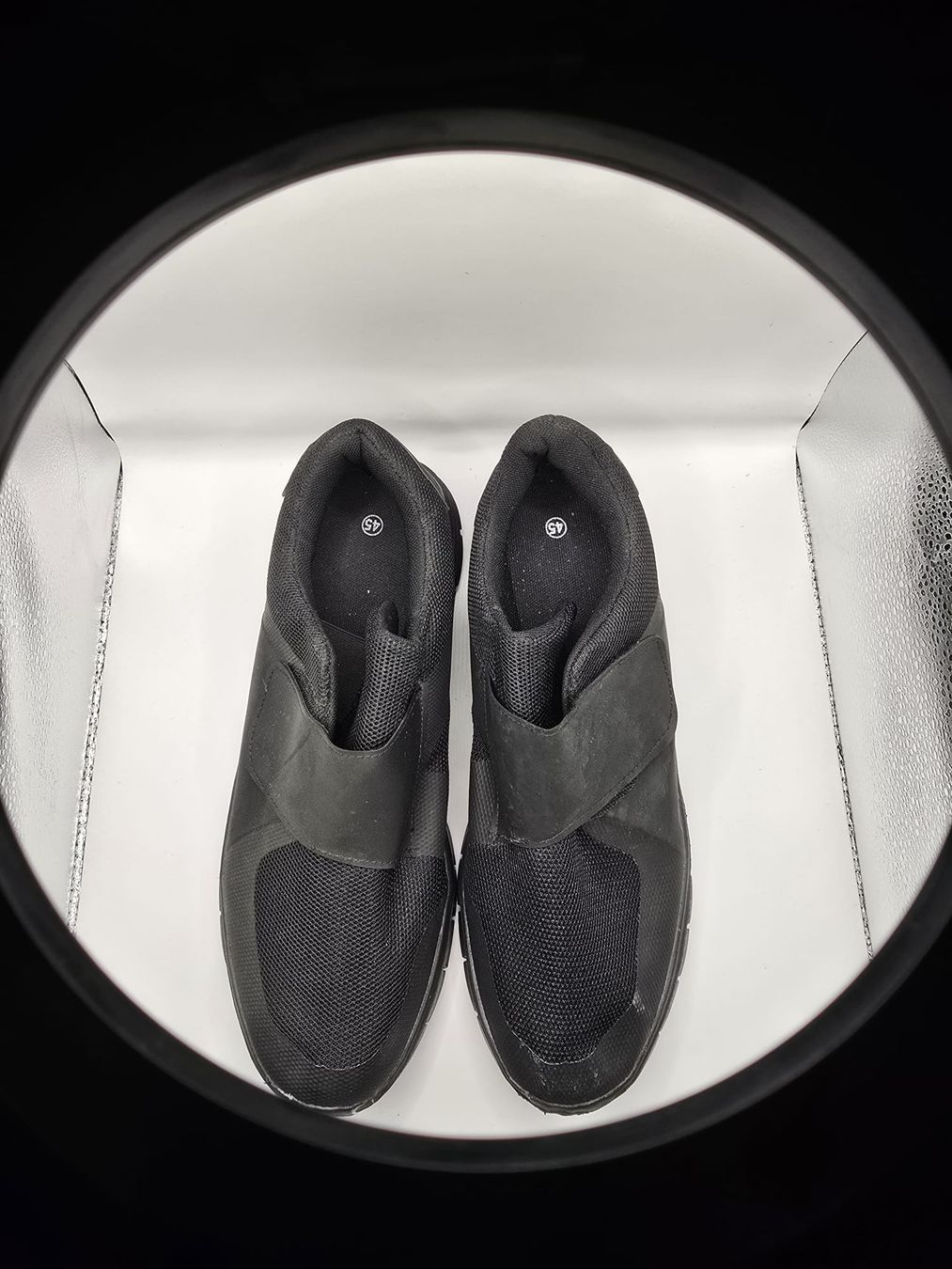 Scarpe da uomo: Baskets noires à scratch taille 45 – Nuovo (secondo la descrizione) da Neuchâtel venduto da mel_6m7r 1