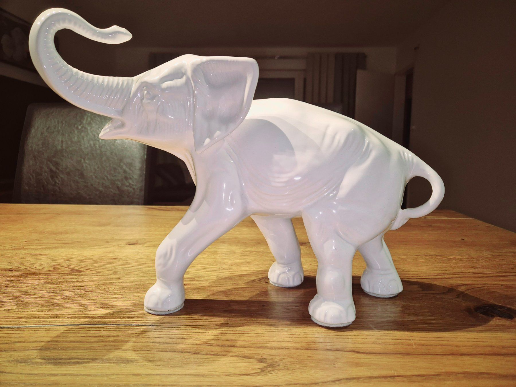 Statuette: Weisser Deko Elefant aus Keramik – Usato da Mellingen venduto da Loewe2006