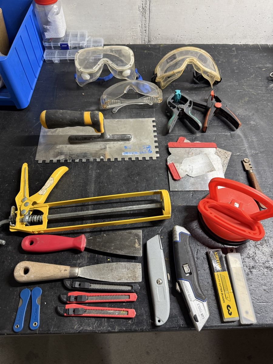 Tous les outils: Lot d'outils  – D'occasion à Choex par Adri27000 1