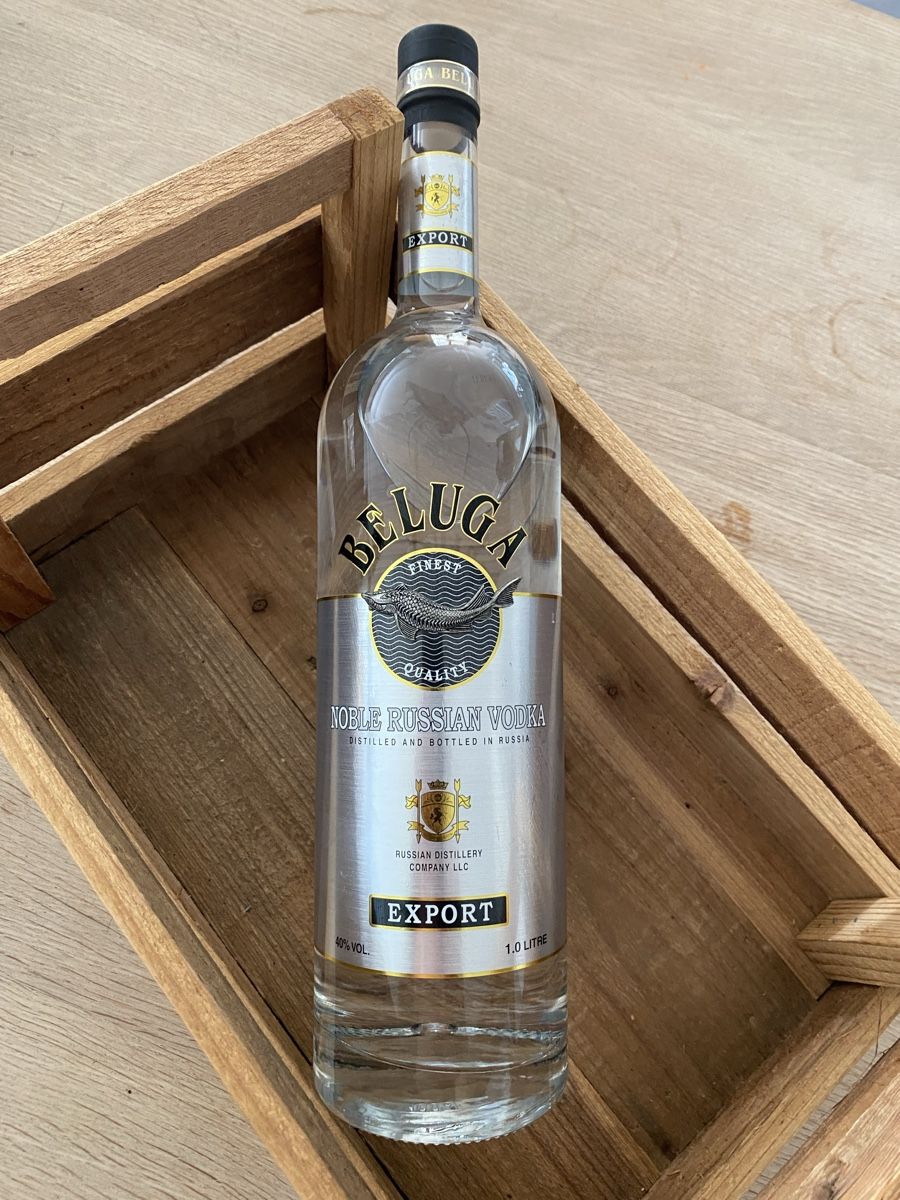 Spirituosen: Vodka Beluga, 2 Flaschen, ungeöffnet  – Neu (gemäss Beschreibung) aus Murten von Defender10 1
