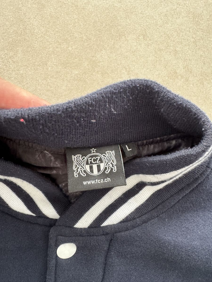 FCZ Giacche: FCZ College Jacke Grösse L, – Usato da Meierskappel venduto da kev_nn8q 2