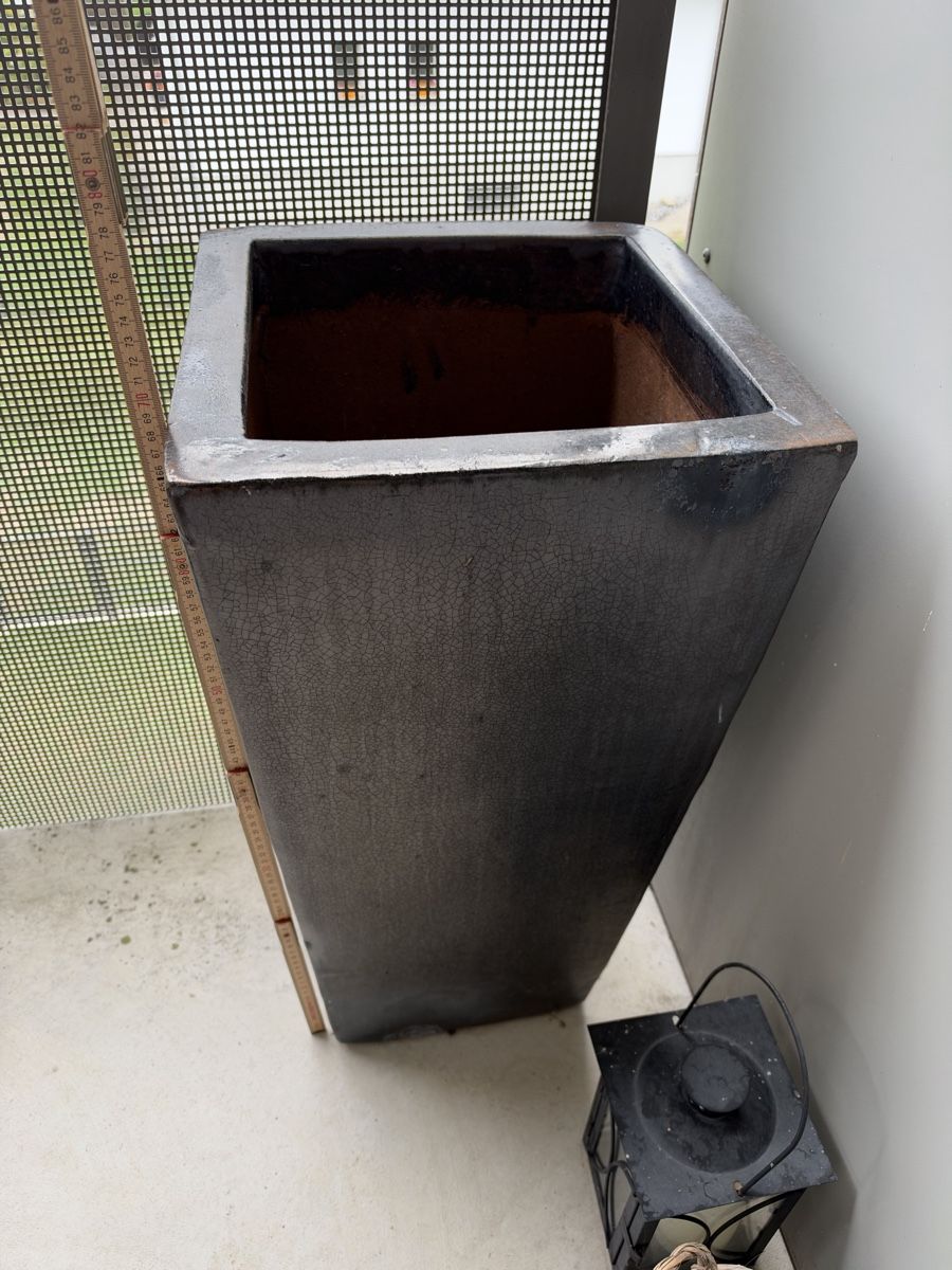 Pots de fleurs: Pflanzgefäss quadratisch dunkelgrau – D'occasion à Gränichen par vek_nd7x 1