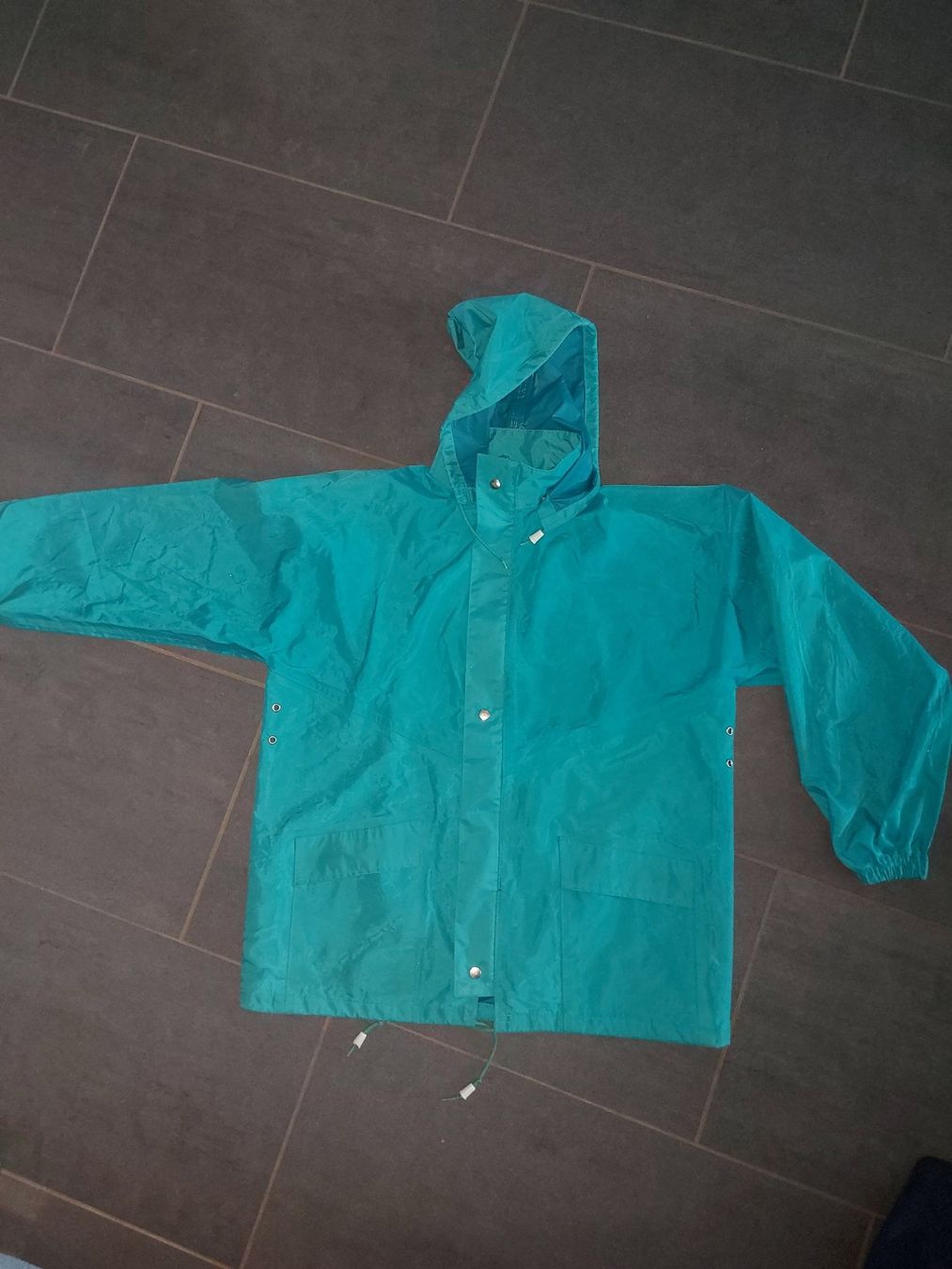 Vestes & Manteaux: Regenjacke ca. Gr. 152 – D'occasion à Trimbach par Shanja99
