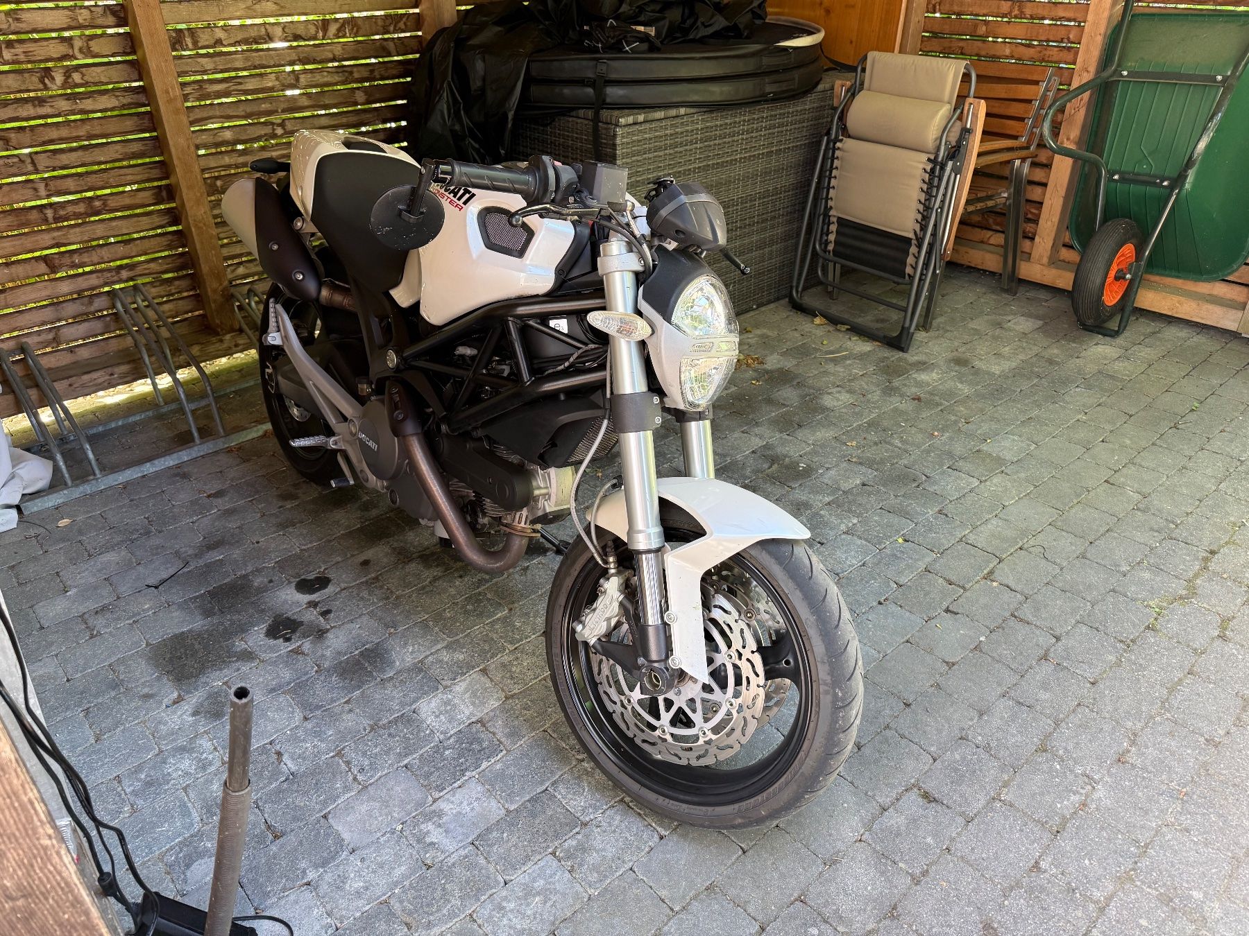 Ducati Strada: Ducati Monster 696 – Usato da Zuchwil venduto da G5791C 1