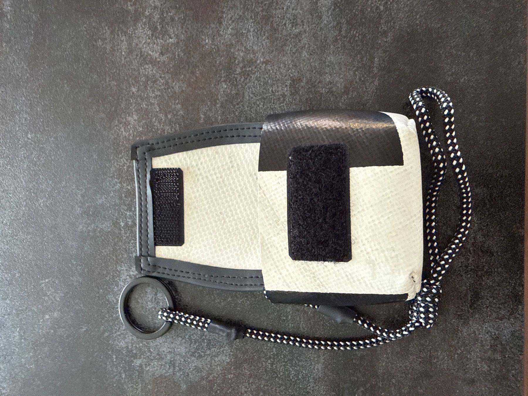 Freitag Borse: Freitag F213 Mini Messenger Noir-Blanc – Nuovo (secondo la descrizione) da Brig venduto da eyra2000 2