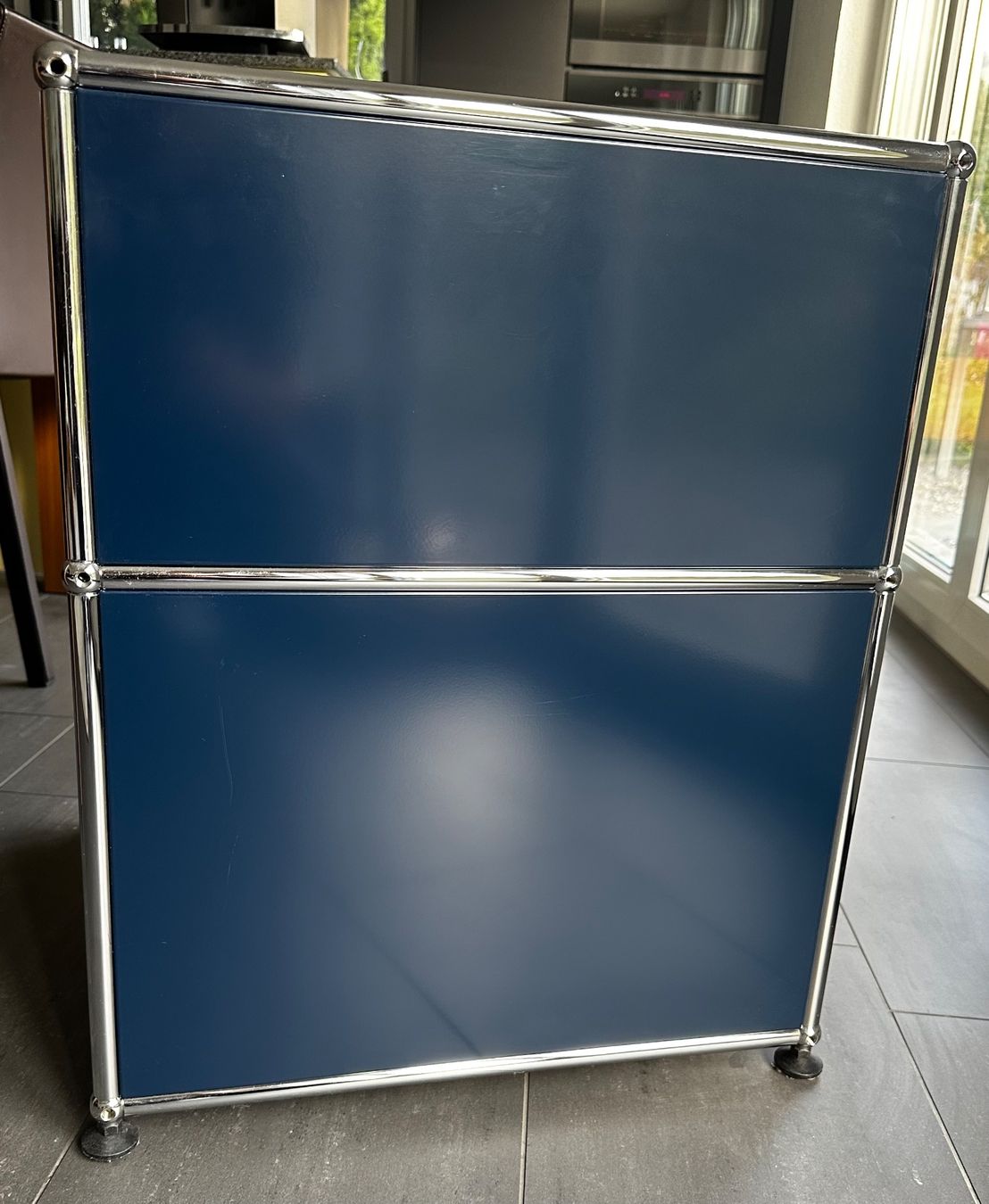 USM Armadi: USM Haller Korpus/Container Blau – Usato da Bäch SZ venduto da W_B 3