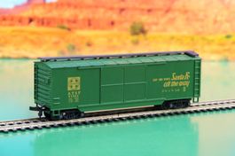 AHM/Roco 5298 H0 Wood Boxcar Santa Fe Railroad (USA)