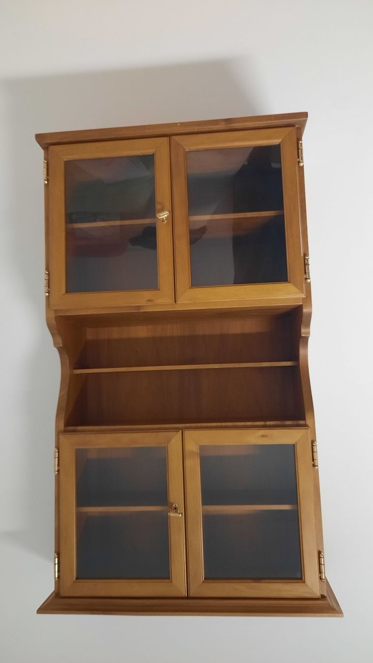 Vetrine: Wandvitrine aus Holz, Einzelanfertigung – Usato da Münsingen venduto da helenlanzrein 1