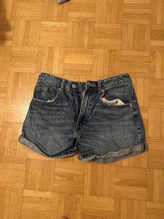 Jeans: Kurze Jeans Shorts Zara Gr 38 – Usato da Zürich venduto da Nia_S 2