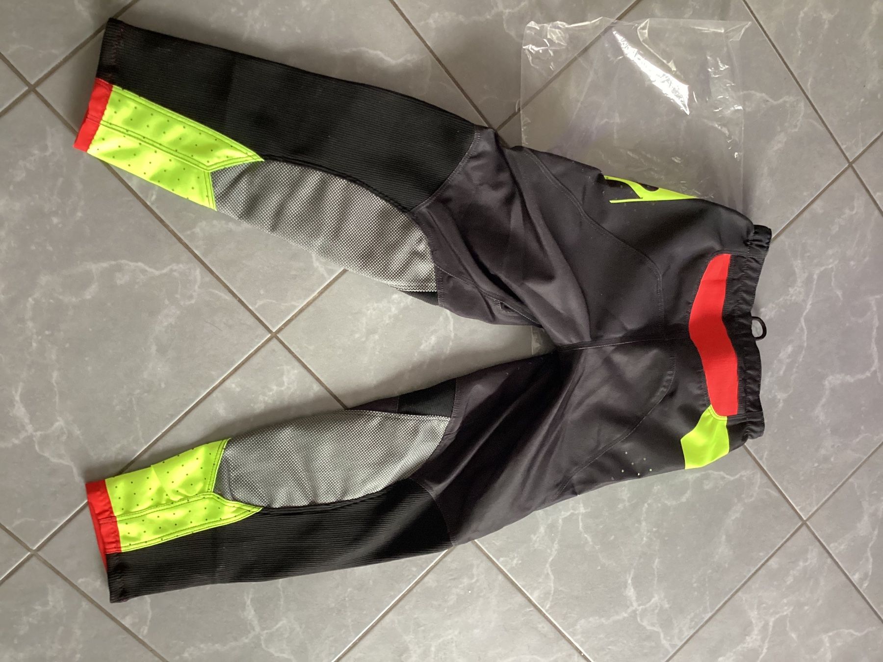 IXS Pantaloni: Cross Hose neu – Nuovo e nell'imballaggio originale da Buchrain venduto da modalisa