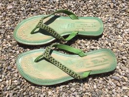 Mules/Tongs en cuir & perles de rocailles S. OLIVER, NEUF