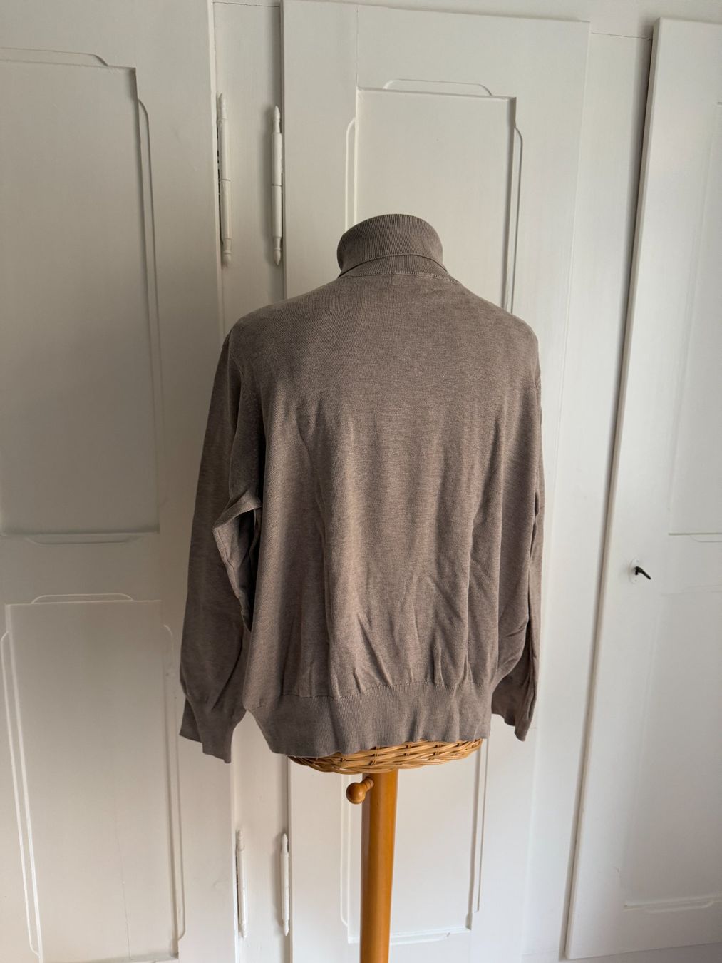 Pullover & Sweatshirts: Feinstrick Rollkragenpullover taupe L – Gebraucht aus Zürich von Diazaio 2