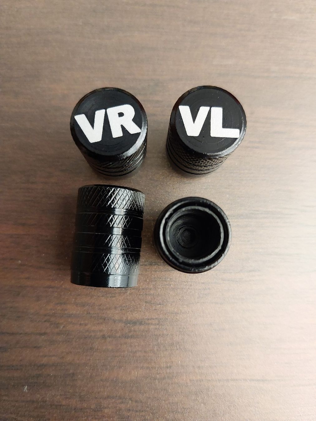 Accessori per altri veicoli: 4 Stk. Ventilkappen Auto VL HL VR HR – Nuovo e nell'imballaggio originale da Eglisau venduto da HB9ELV 1