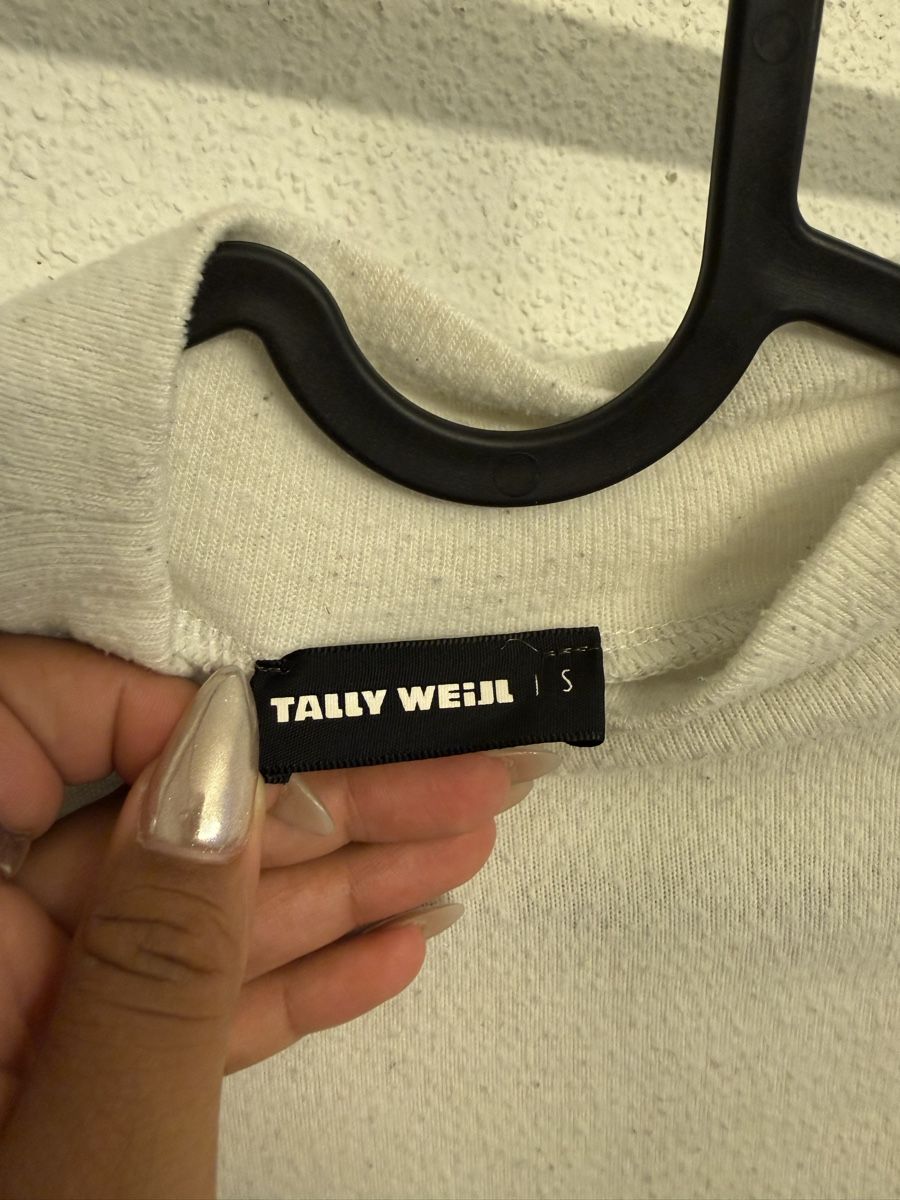 Pullover & Sweatshirts: Weisser Pullover – Gebraucht aus Suhr von naomau 1