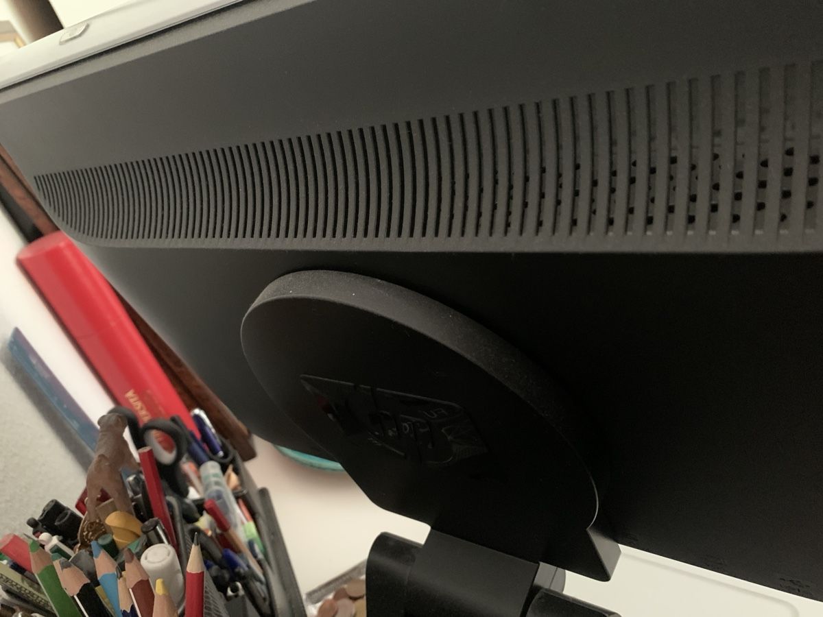 Hewlett Packard Ecrans: Monitor HP w2228h  – D'occasion à Zürich par mag_r62k 2