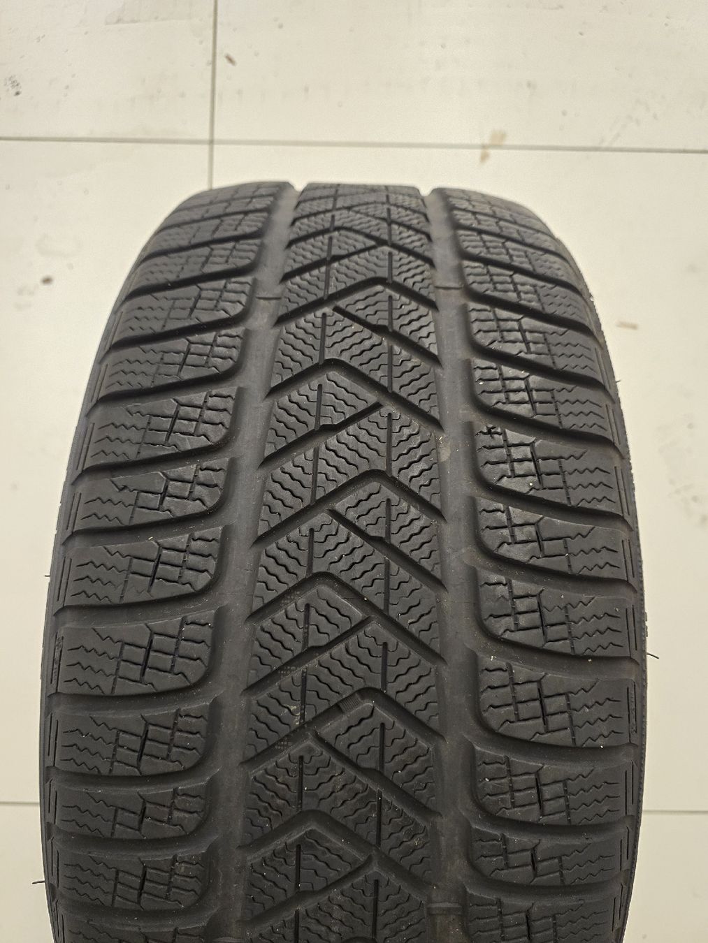 Altro in Scrittura & Disegno: set de pneus hiver Porsche – Usato da Rolle venduto da Challenge13 6