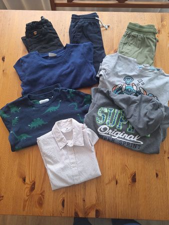 Grosses Kleiderpaket Grösse 122
