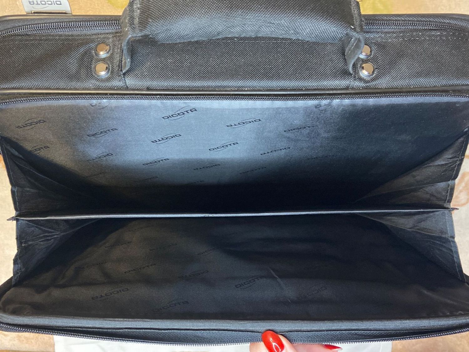 Koffer & Taschen: Laptop-Aktentasche von Dicota – Gebraucht aus Zürich von dedasiba 2