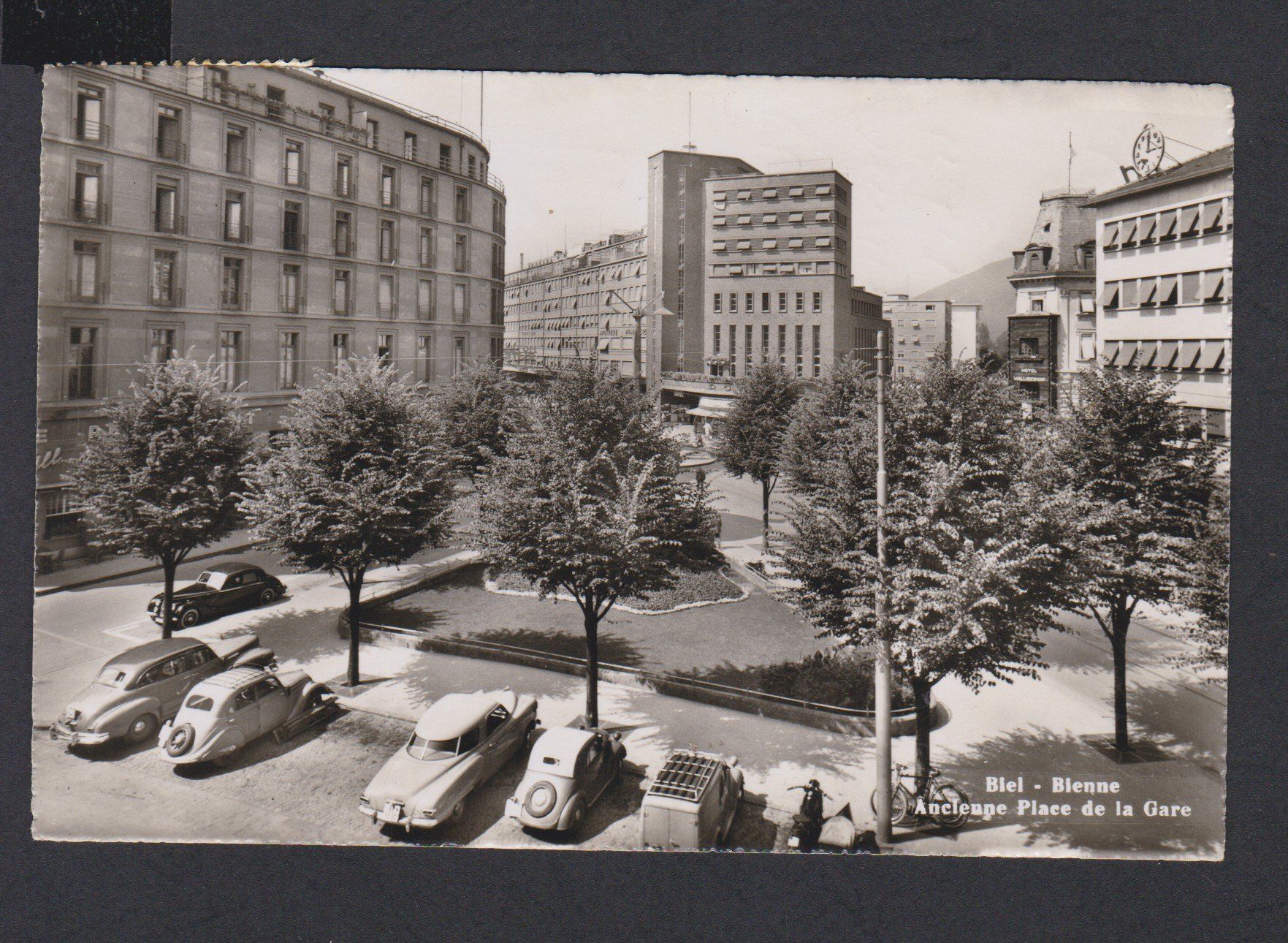 Cartoline postali: Oldtimer auf alter Ansichtskarte in Biel um 1950 – Usato da Vitznau venduto da Ropaku