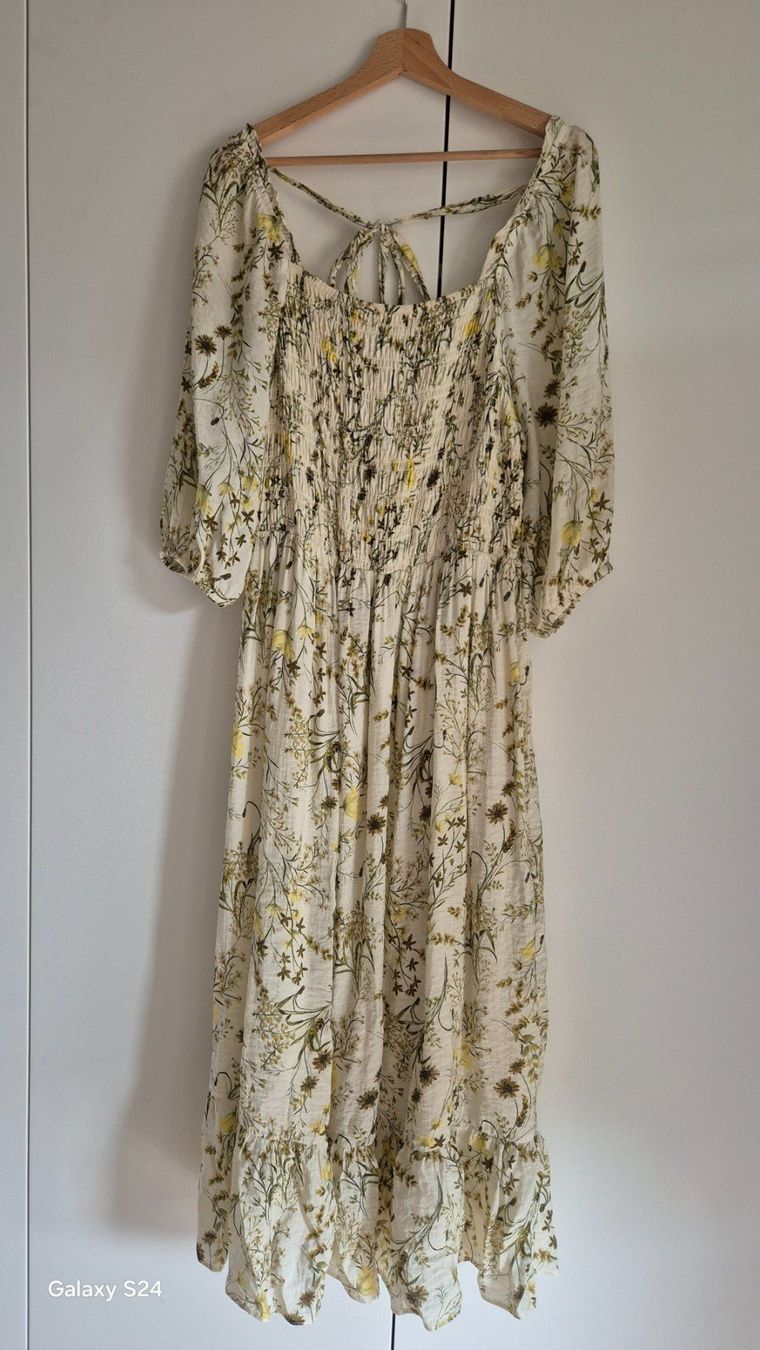 Primark Robes: Blumiges Kleid mit gesmoktem Oberteil – Neuf (Voir description) à Aarau par LtotheE