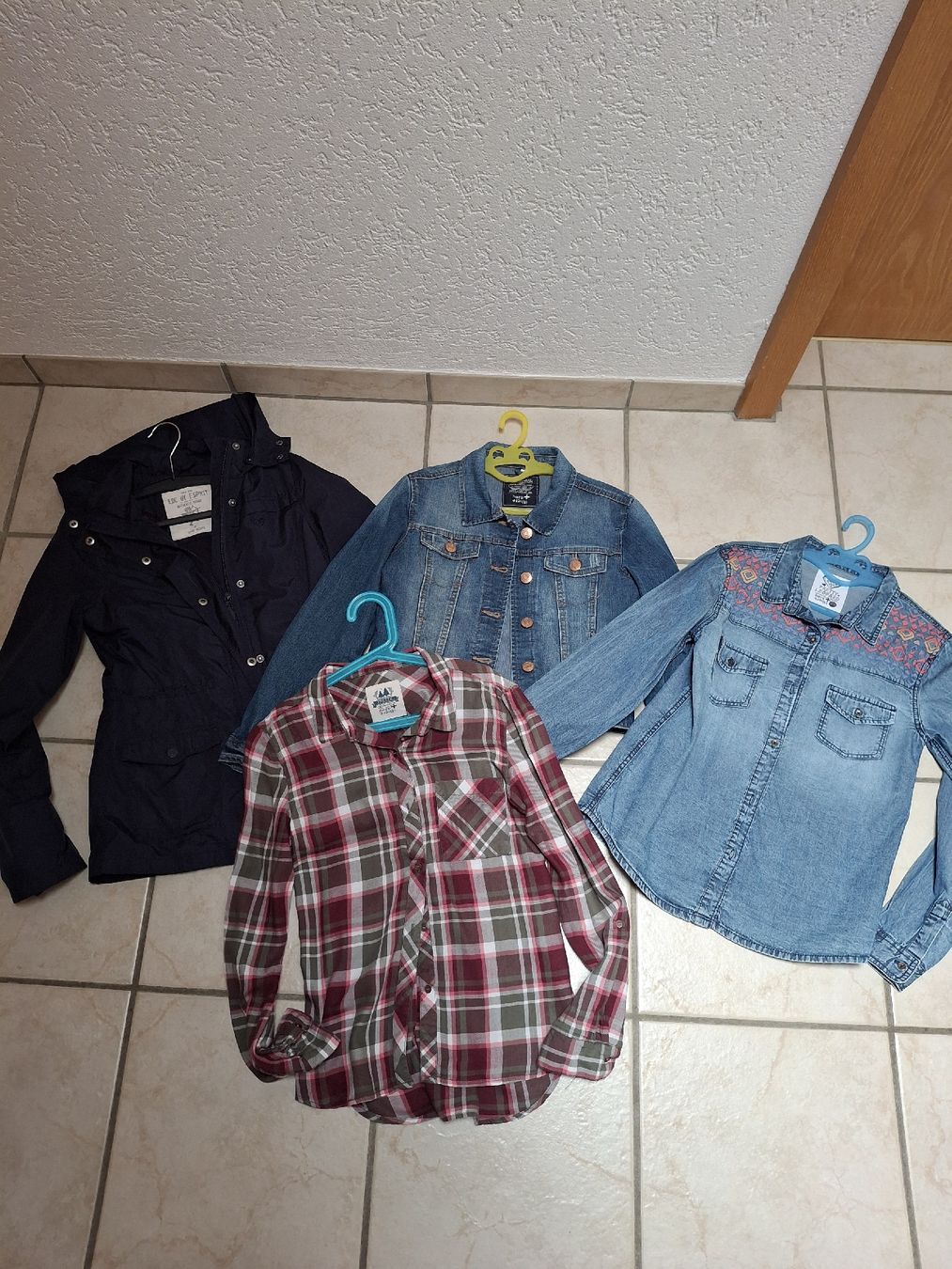 Lotti & Set di vestiti: Mädchenset Grösse 146/152 – Usato da Wilderswil venduto da janabe