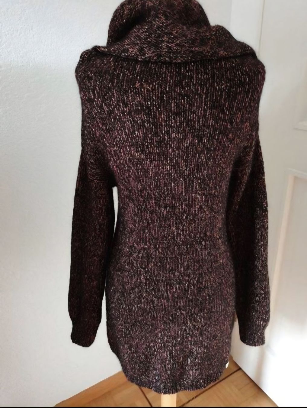 Liu Jo Pullover & Sweatshirts: Pull Liu Jo col bénit marron noir (S) – Gebraucht aus Delémont von HappyGirl 3