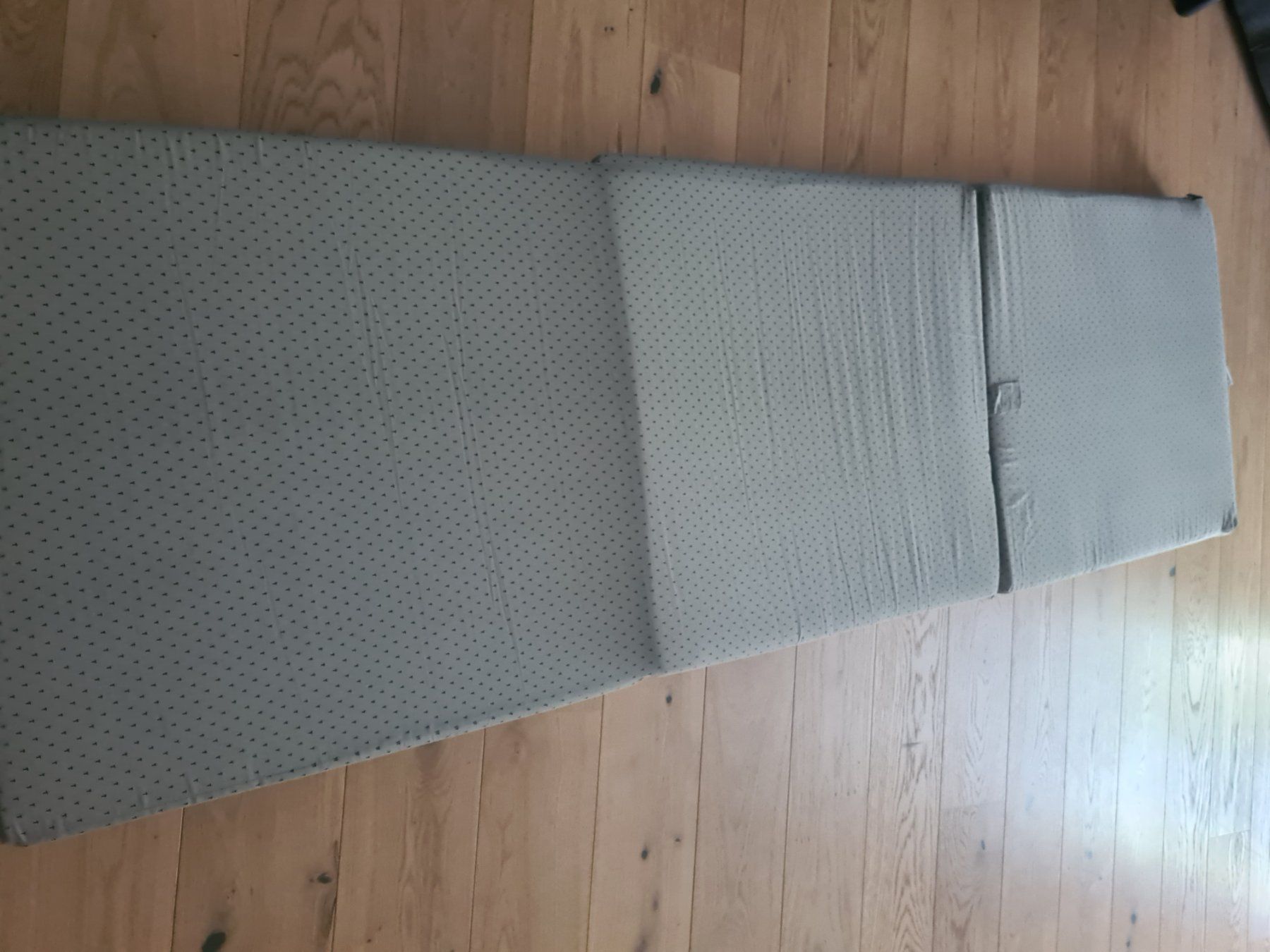 Jysk Matratzen: Klappbare Matratze NEU! – Gebraucht aus Lyss von NUDINSON 1