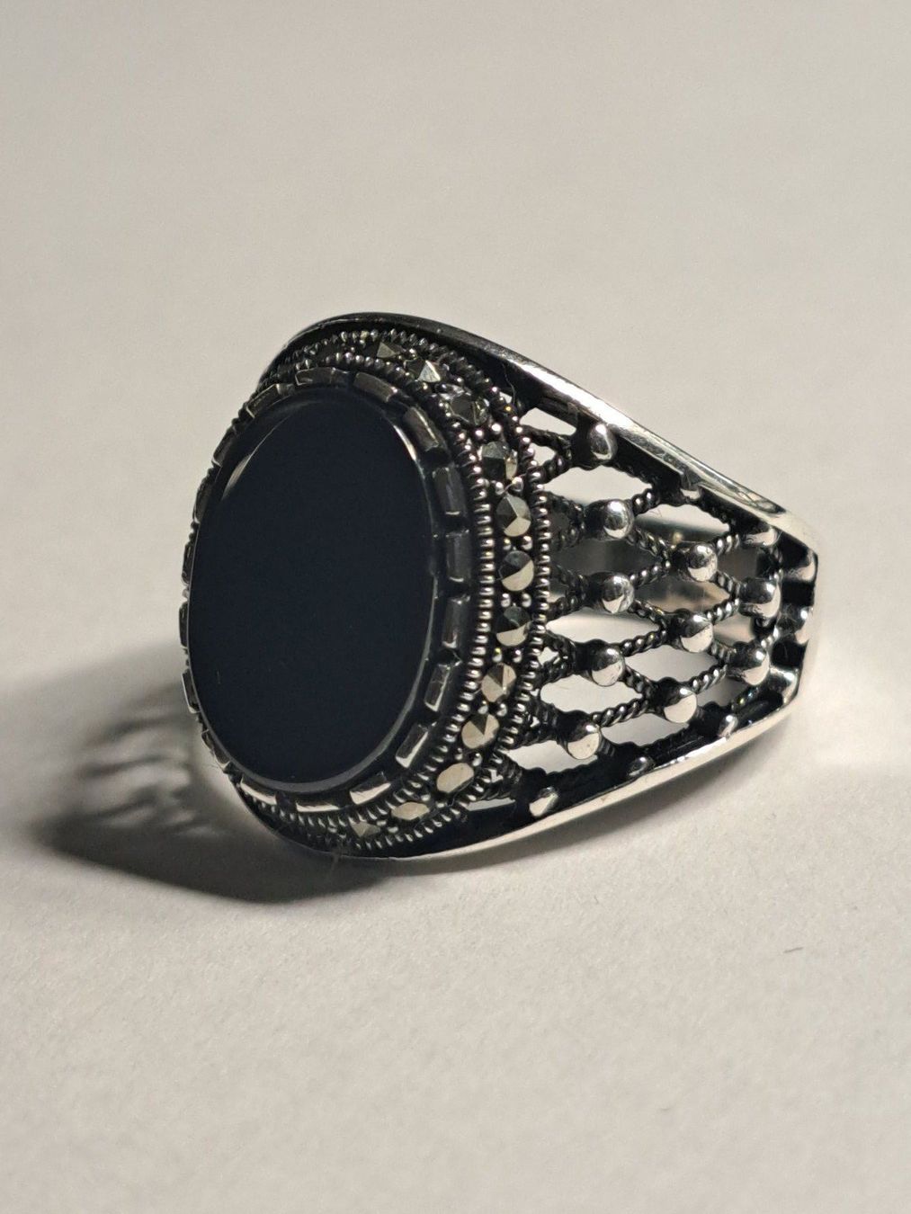 Anelli: 0004 - Bague en argent, Onyx, taille 58 – Nuovo e nell'imballaggio originale da Neuchâtel venduto da NIDAVELIR 1