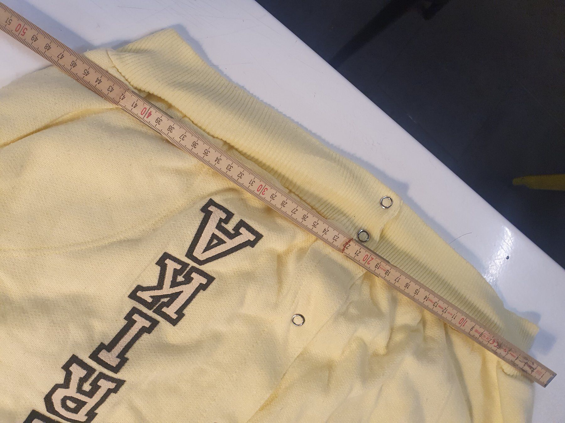 Maglioni & Felpe: Pony Freizeitpullover gelb grösse XXL – Usato da Zürich venduto da loosebone 6