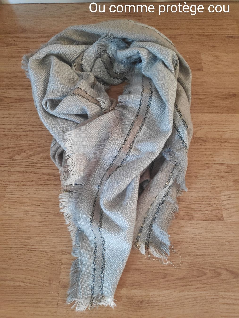 Foulards, Tücher & Schals: Grande écharpe – Gebraucht aus Couvet von fat_kyl7