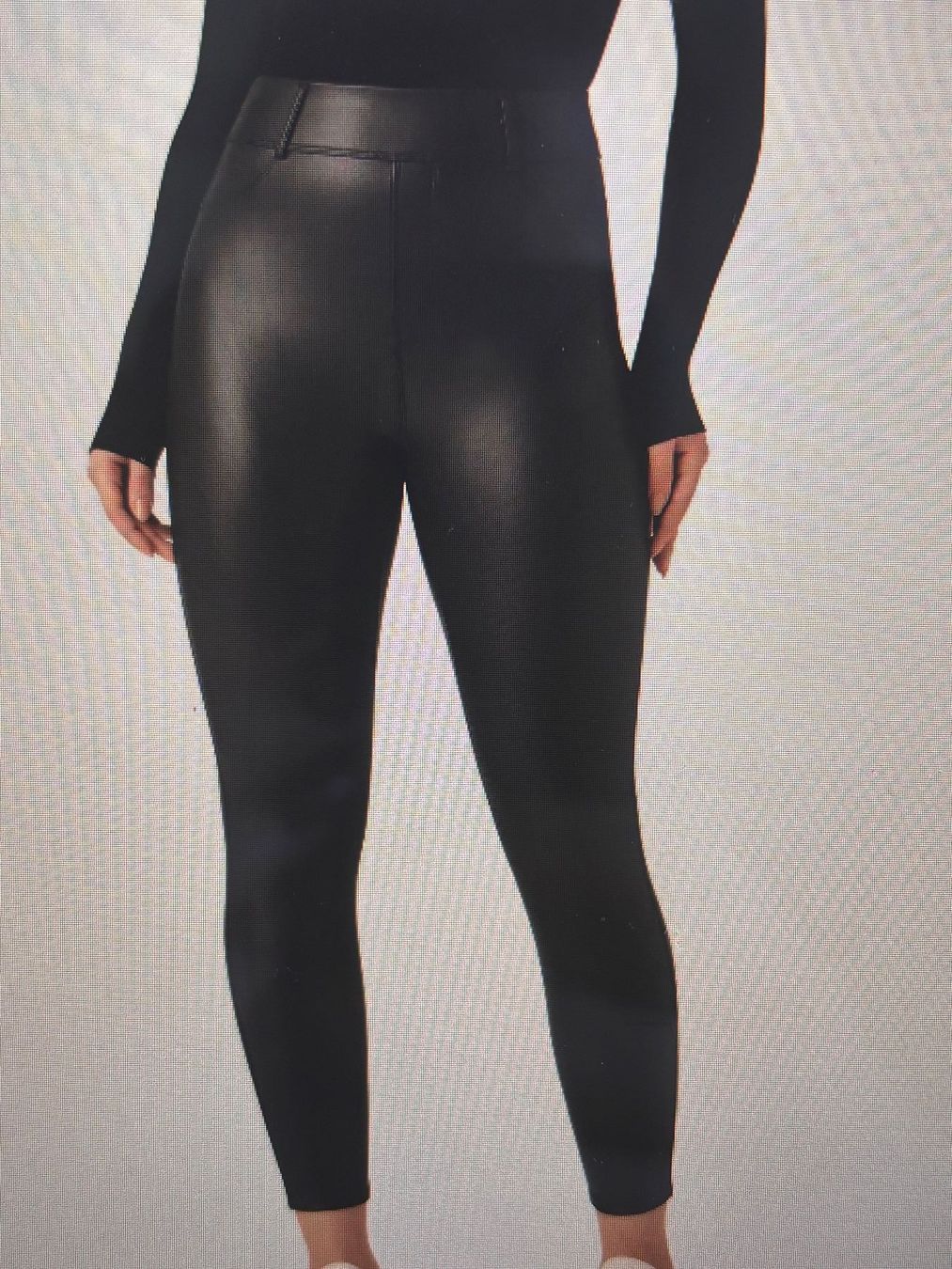 Halara Leggings: Kunstlederleggins – Nuovo (secondo la descrizione) da Zürich venduto da ann_vg76