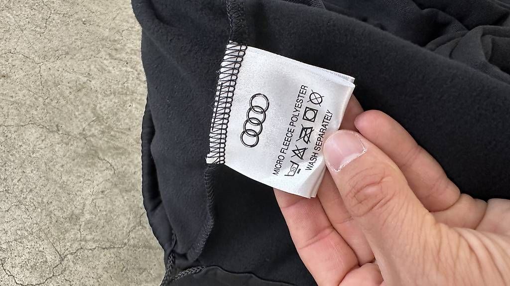 Sonstiges: Audi Indor Abdeckplane / Tuch – Gebraucht aus Horgen von rog_5zw5 2