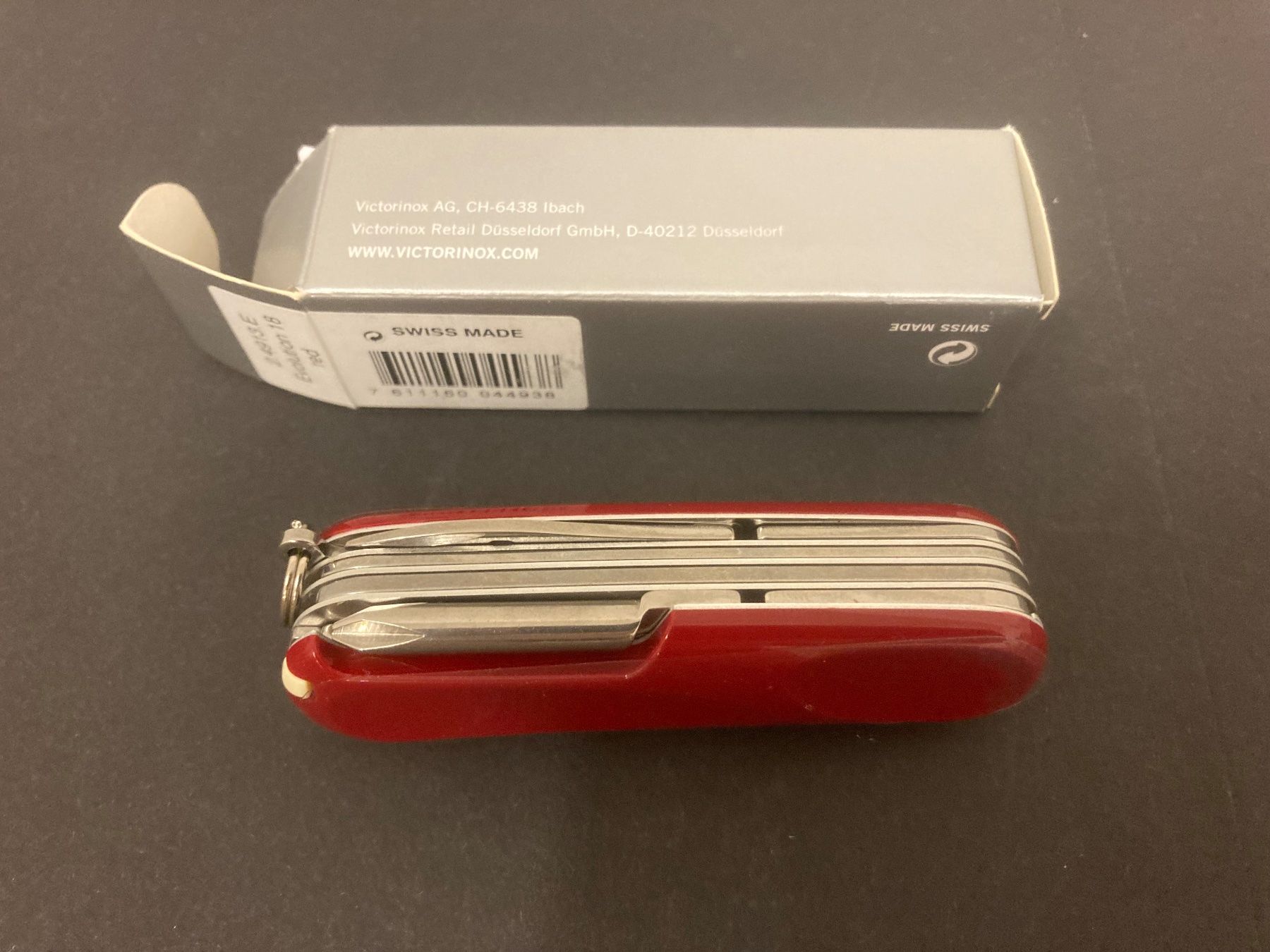 Victorinox Taschenmesser: Victorinox Evolution 18 Red, 2.4913 E – Neu und originalverpackt aus Neuenhof von jorogo 1