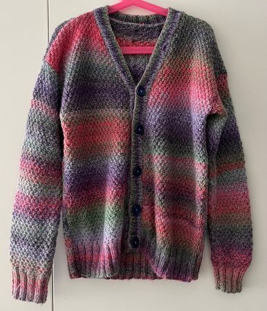 Handgestrickte Kinder Strickjacke bunt gestreift Grösse 140